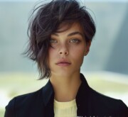 Lovely fashionable black short hairstyle for women