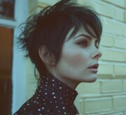Lovely fashionable short hairstyle for black women