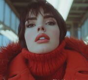 The irresistible short black haircut suited for the modern woman