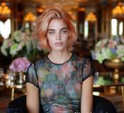 The memorable colorful short look