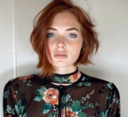 The noticeable red short look
