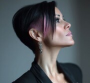 A short black hairdo for a touch of understated elegance