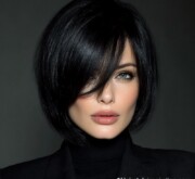 A short black hairdo that feels like a signature style A short black hairdo that feels like a signature style