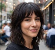 A trendy medium brown coiffure with natural shine A trendy medium brown coiffure with natural shine