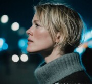 Fresh short blonde female cut with polished shape Fresh short blonde female cut with polished shape