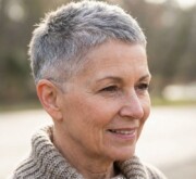 Gorgeous short gray hairdo for effortless elegance