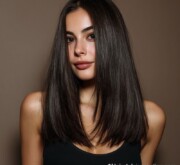 Long brown coif for smooth texture and defined style Long brown coif for smooth texture and defined style