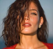 Long brown hair female for a smooth, defined silhouette Long brown hair female for a smooth, defined silhouette