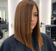 Medium brown coiffure with a simple, chic edge