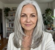 Polished long gray coif for woman with soft shine Polished long gray coif for woman with soft shine