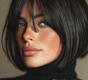 Short black hairdo for the woman who cherishes freedom