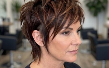 Soft short brown haircut woman for a romantic look